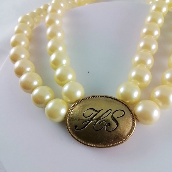 Vintage Faux Pearls and Rhinestone Choker Necklace Avon President Club - Picture 5 of 5